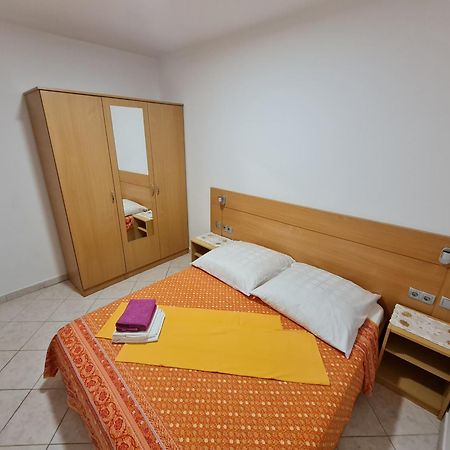 Apartmani Smiljanic Starigrad Paklenica Quarto foto